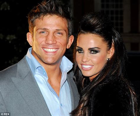 is alex reid gay|Alex Reid hits back after ex wife Katie Price discusses。